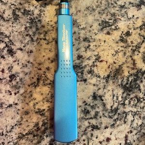 Nano Titanium by BaByliss Pro straightening iron